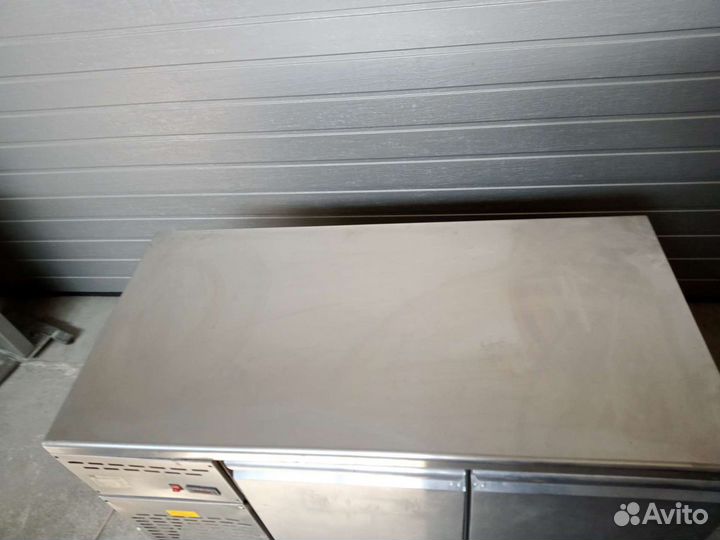 Холодильный стол для кафе