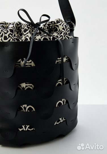 Сумка кожаная coccinelle