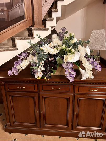 Декоративная цветочная композиция