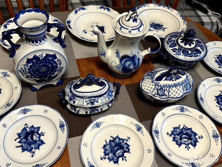 Набор столовой посуды, Гжель