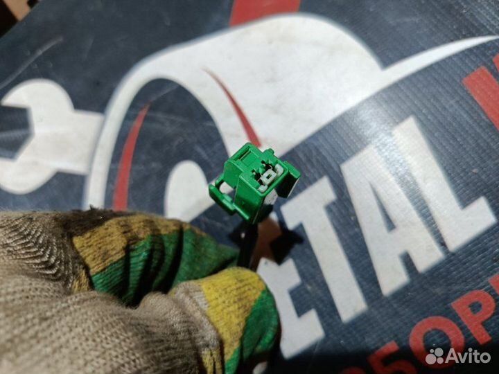 Датчик ABS задний правый Volvo S80 седан 2.0