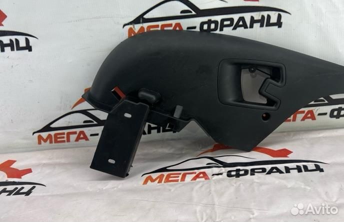 Накладка центральной консоли правая Citroen C4