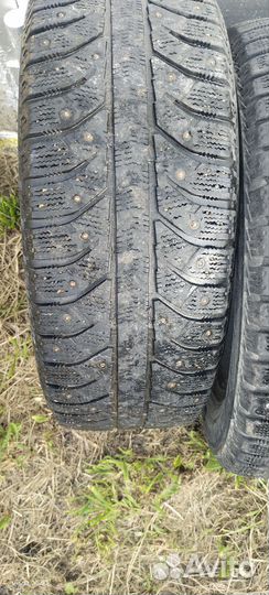 Bridgestone Ice Cruiser 7000 205/60 R16 92T