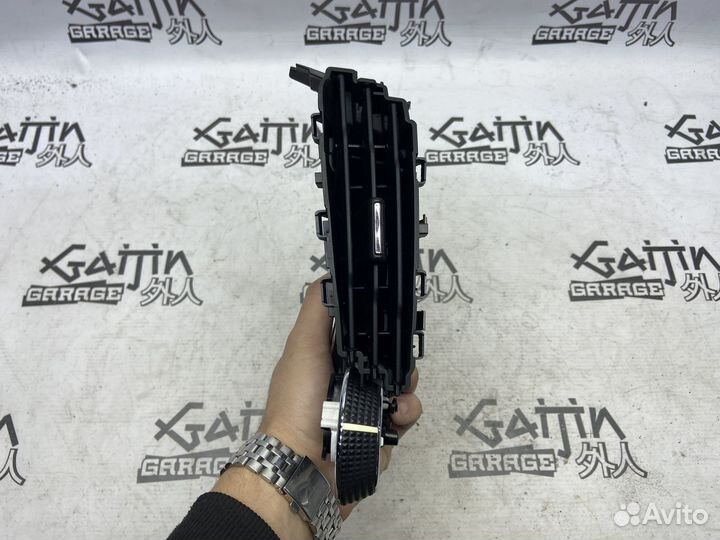 Дефлектор левый Ford Focus 3