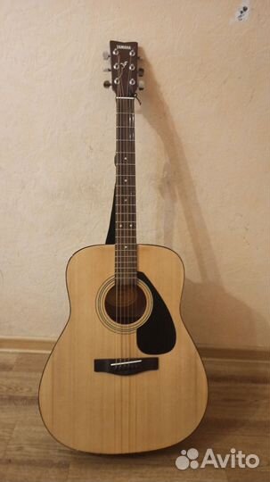 Акустическая гитара