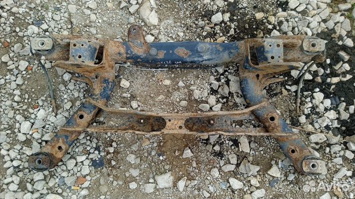 Подрамник задний Volkswagen Tiguan