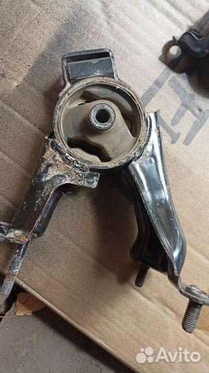 Подушка двс toyota allion 240