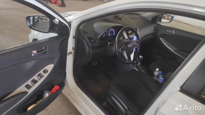 Hyundai Solaris 1.6 AT, 2012, 565 412 км