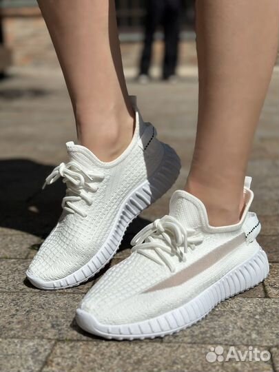 Кроссовки Adidas Yeezy изики