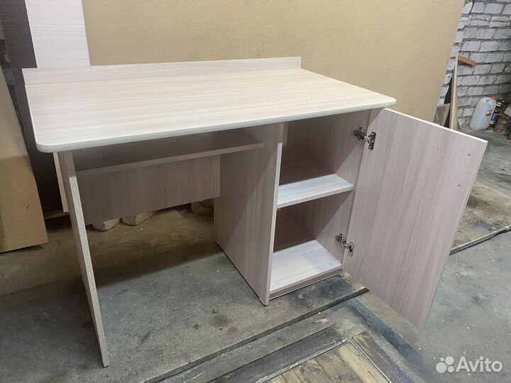 Письменный стол