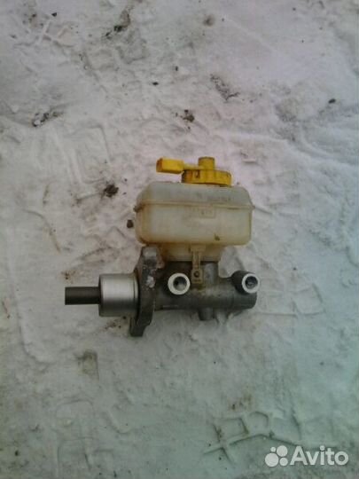 Главный тормозной цилиндр Skoda Octavia Tour