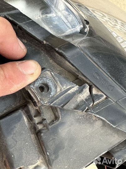 Фара правая Volkswagen Golf 5