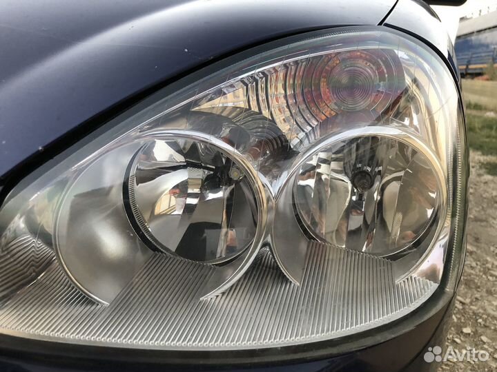 Фара левая priora