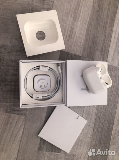 Беспроводные наушники AirPods Pro