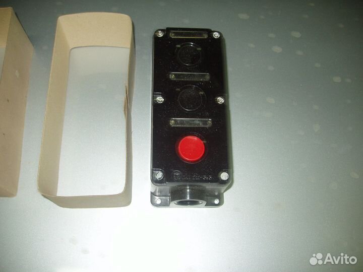 Посты кнопочные пке 212-3 з/упаковка