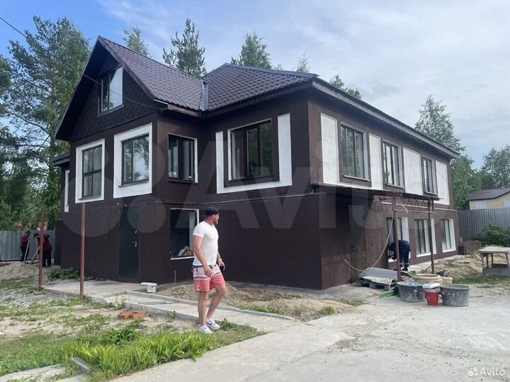 Дом 313 м² на участке 6,1 сот.