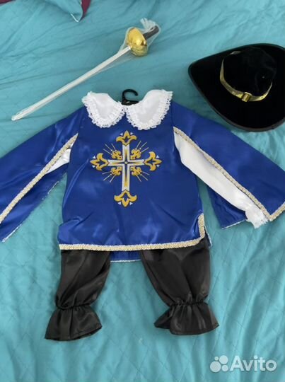 Детский карнавальный костюм мушкитер. Батик