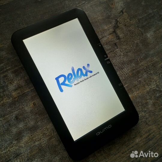 Электронная книга/планшет Qumo Relax