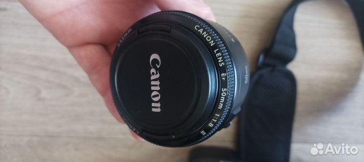 Зеркальный фотоаппарат canon 1100d