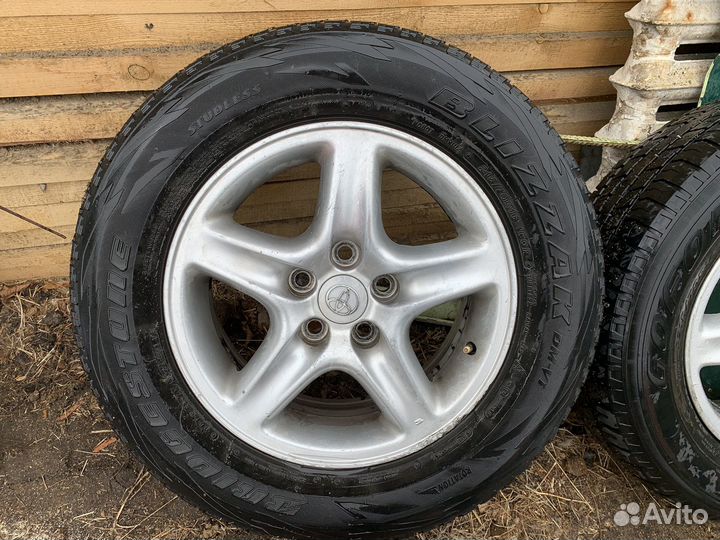 Продам литье с резиной два комплекта