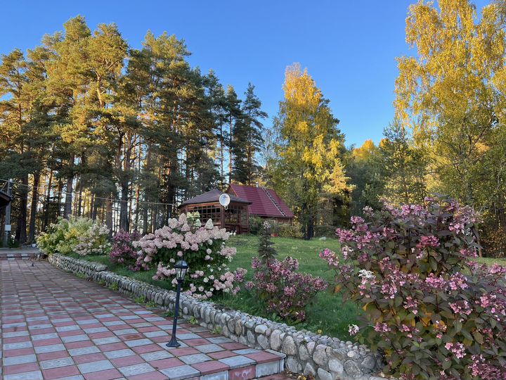 Коттедж 191 м² на участке 100 сот.