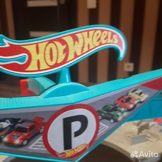 Трек парковка Hot Wheels