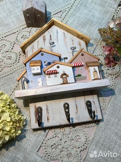 Ключница оригинальная из дерева