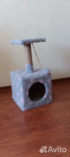 Лежанка для кошек с когтеточкой