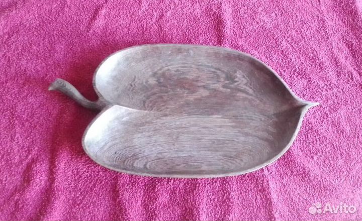 Деревянный поднос в виде Листа