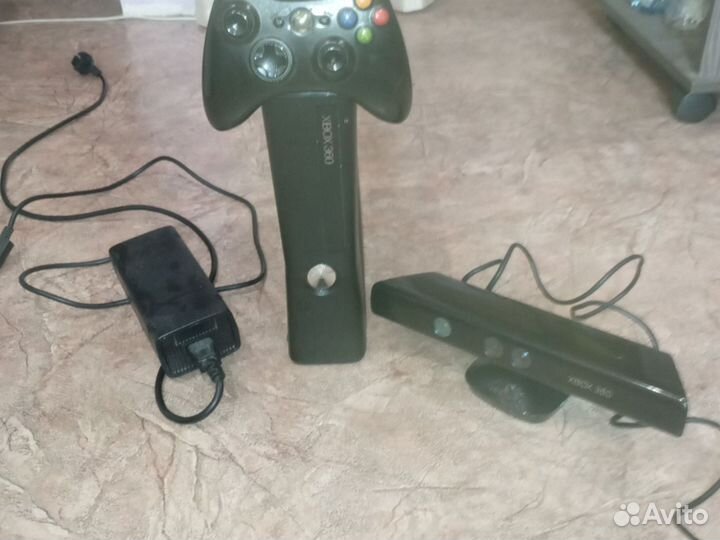 Xbox 360 slim с кинектом
