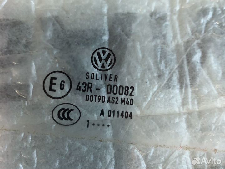 Стекло двери VW Passat B7 Седан 2011 Стекло двери