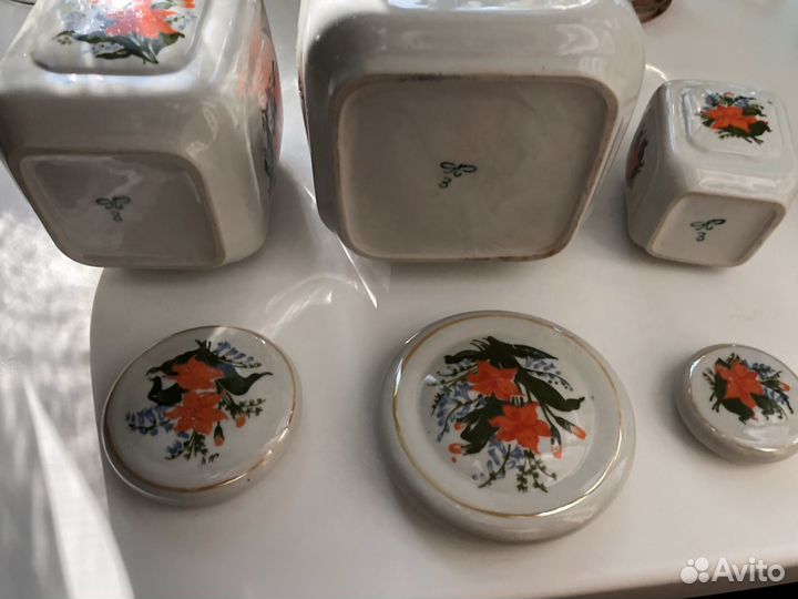 Фарфоровые банки для сыпучих продуктов или чая