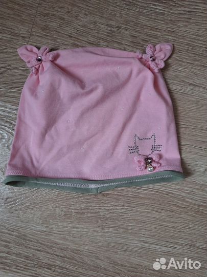 Шапка, шапка-шлем, шапка с помпонами, панама