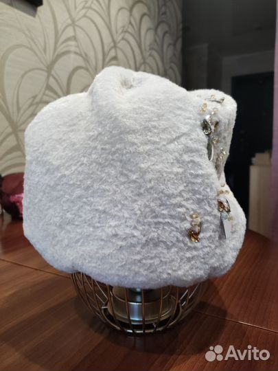 Шапка женская из экомеха