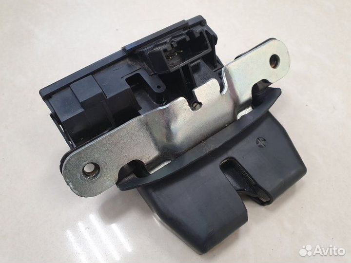 Замок багажника Ford Fiesta CB1 spja 2009