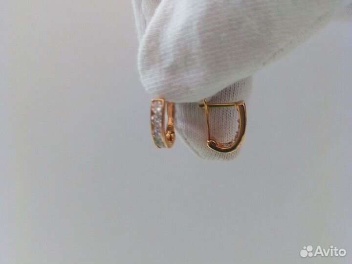 Золотые серьги 585', вес 0,80 гр. арт. Н000240