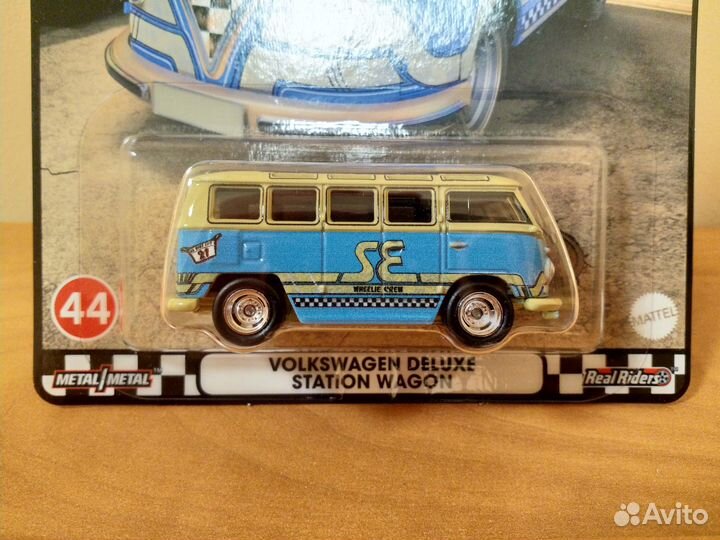 Hot Wheels Premium Volkswagen Deluxe Station Wagon