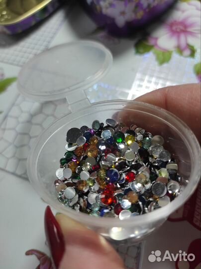 Стразы для ногтей