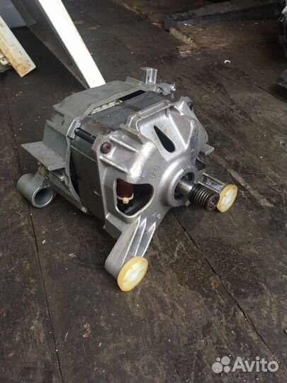 Двигататель стиральной машины Bosch