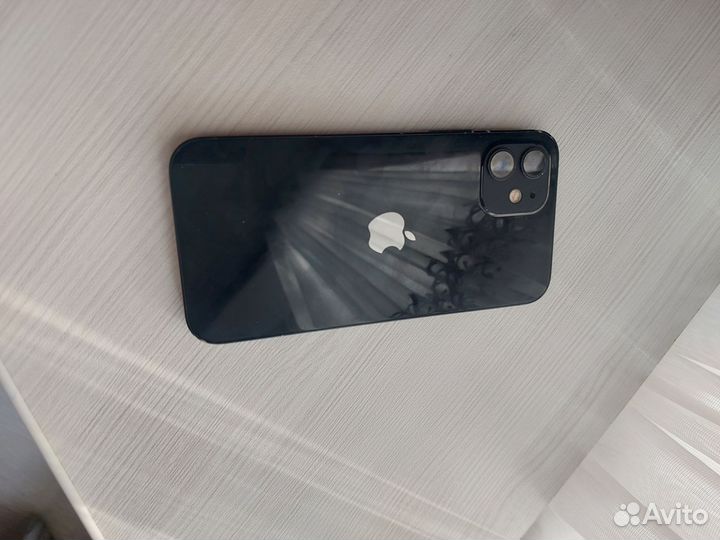iPhone 12, 64 ГБ