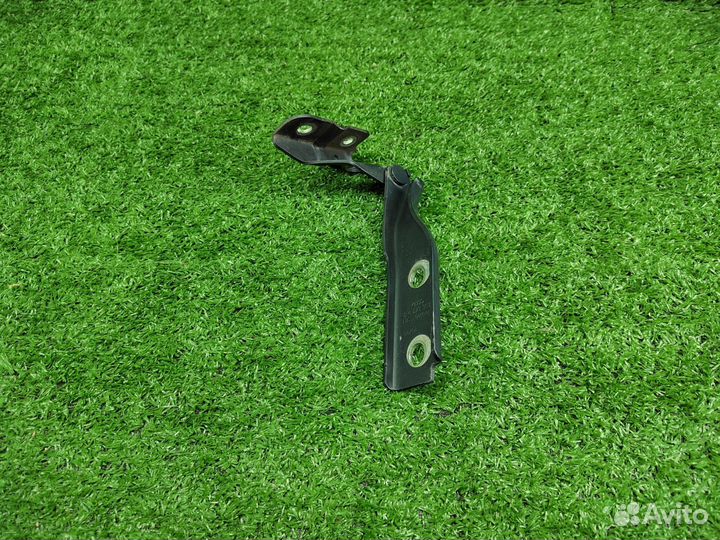 Петля капота левая 8P0823301B Audi S3 8P A3 8P 8P