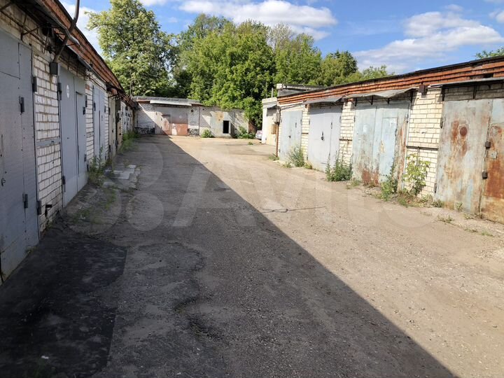 Гараж, > 30 м²