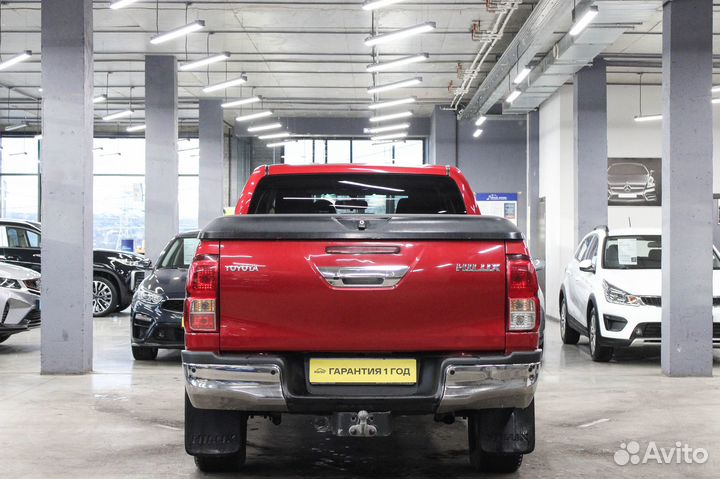 Toyota Hilux 2.8 AT, 2015, 139 000 км