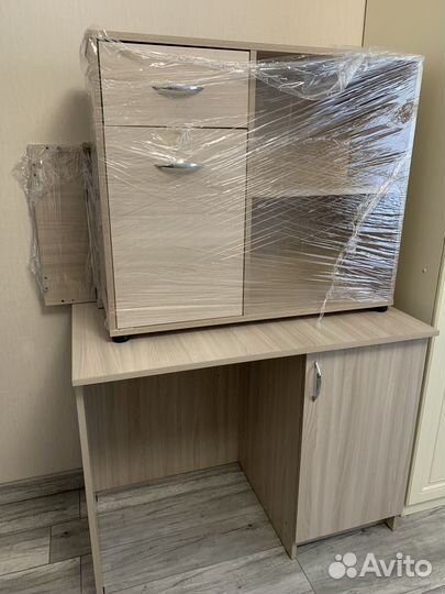 Письменный стол