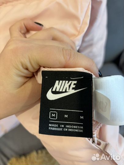 Куртка женская Nike, размер M, двусторонняя