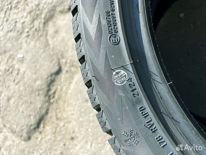 Sonix Winter Xpro Studs 69 275/40 R21 78T