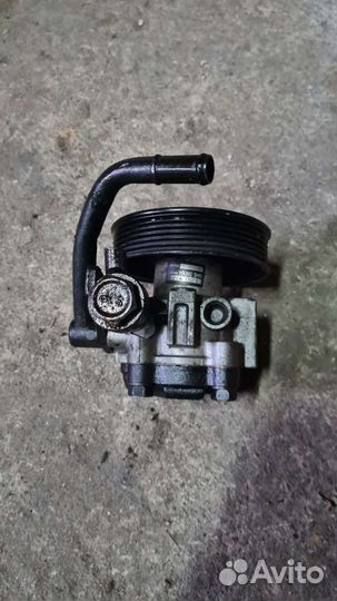 Насос гидроусилителя Hyundai Getz (571101C700)