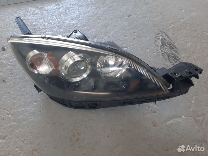 Передняя правая фара Мазда 3 вк галоген хеч
