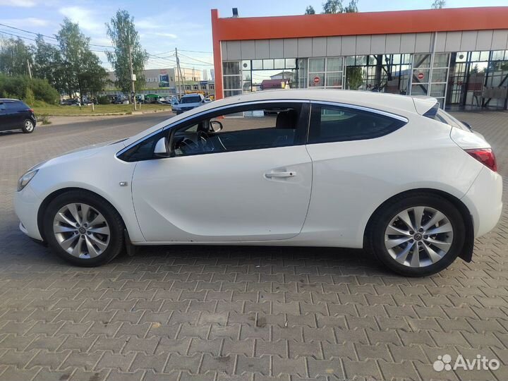 Opel Astra GTC, 2012