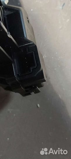 Замок багажника Mercedes w204